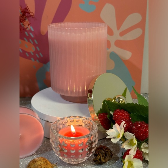 TAYBERRY TEAKWOOD - SCENT UNLEASHED LLC, LUXURY HAND POURED SCENTED CANDLES! - Picture 3 of 6